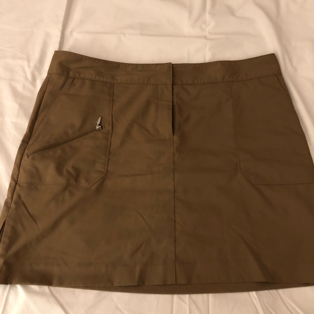 EUC Tan golf skort